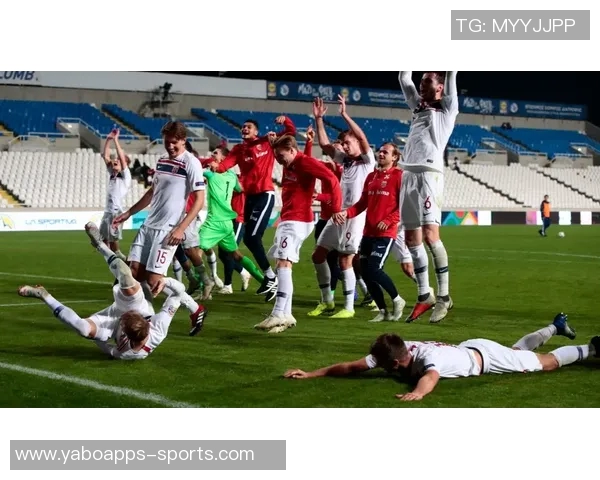 挪威球迷欢庆世界杯入场厄德高压轴登场点燃激情 挪威球迷欢庆世界杯入场厄德高压轴登场点燃激情